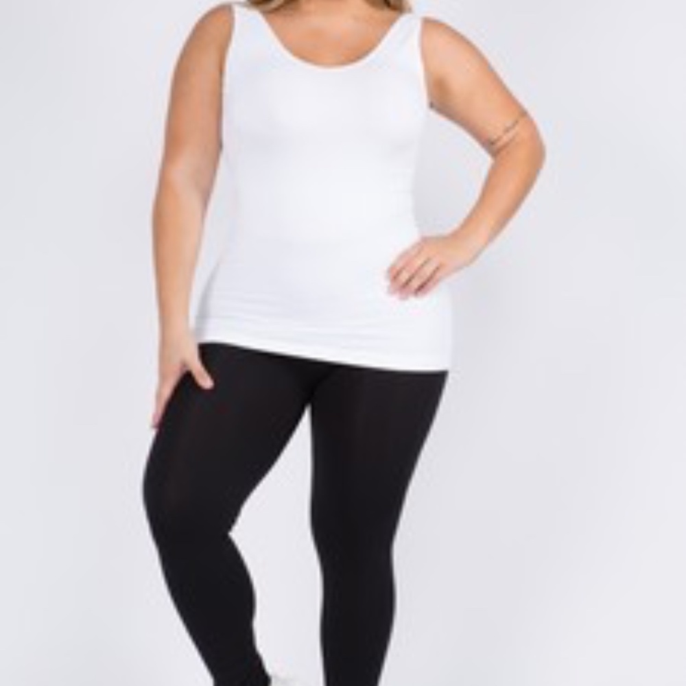 Plus Yelete White V or U Neckline Reversible Seamless Tank - Picture 5 of 5
